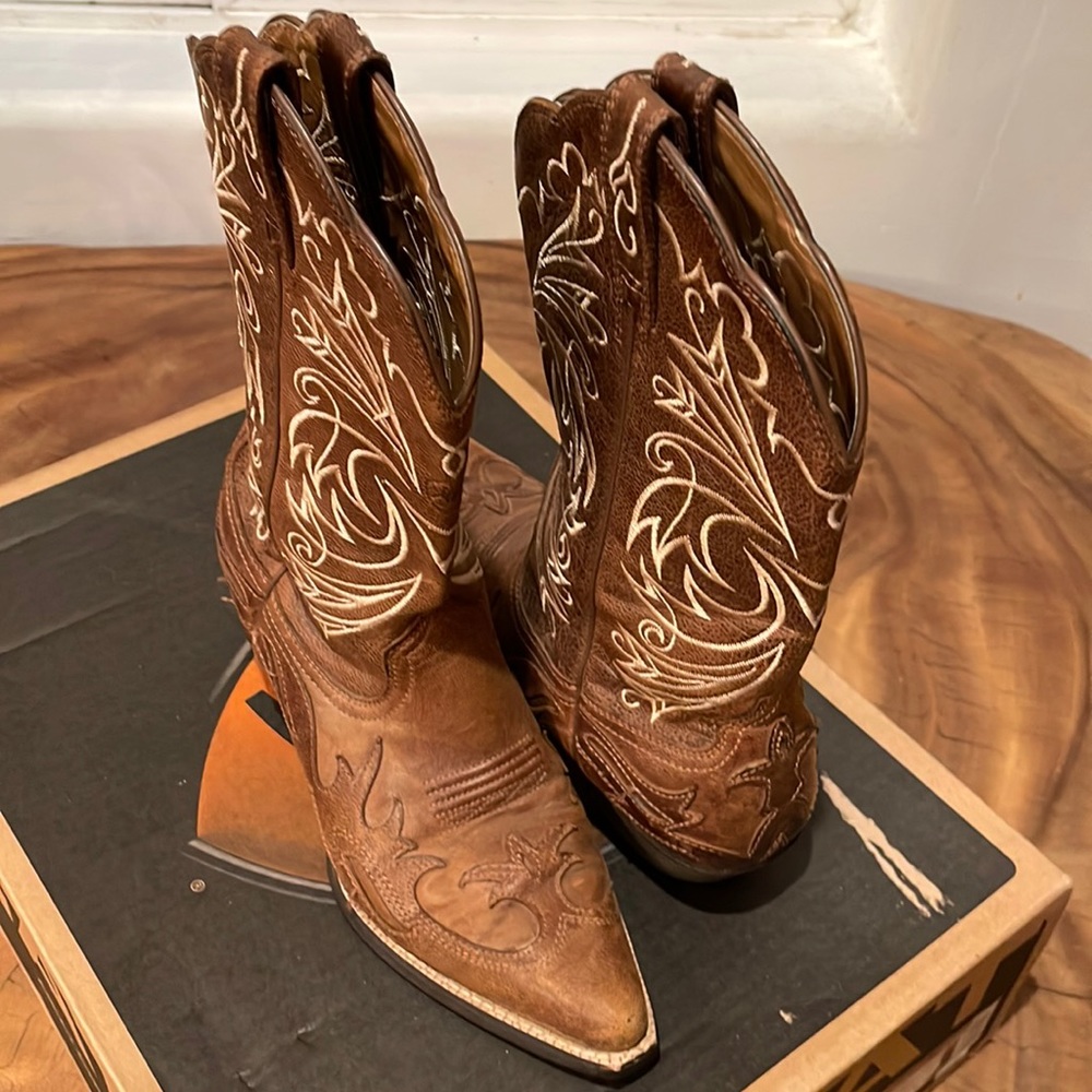 Ariat Leather Cowboy Boots Size 6